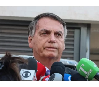 PF apura encontros de Bolsonaro na embaixada húngara em Brasília