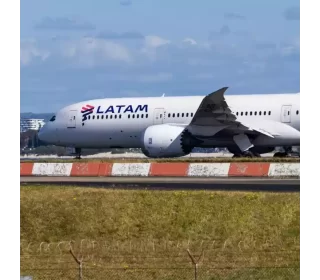 Pânico a bordo do Latam 787 Dreamliner: investigadores analisam caixa preta do avião